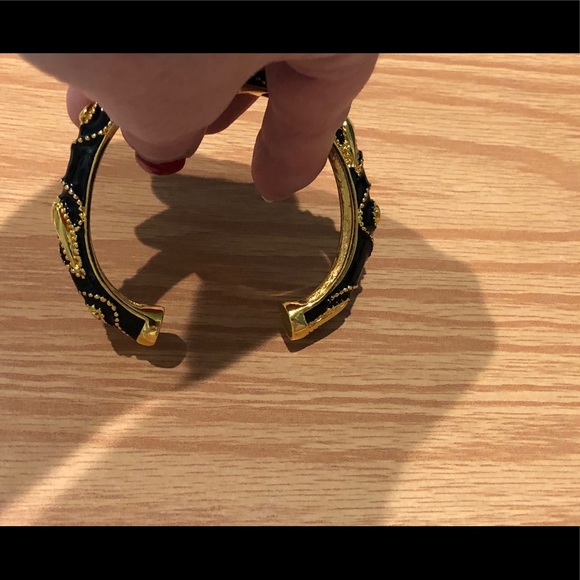 Black and Gold Bangle Clasp Bracelet - Picture 7 of 10